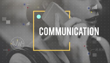 Cep telefonundan konuşan kadın 