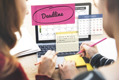 öğrencilerin not yazma 