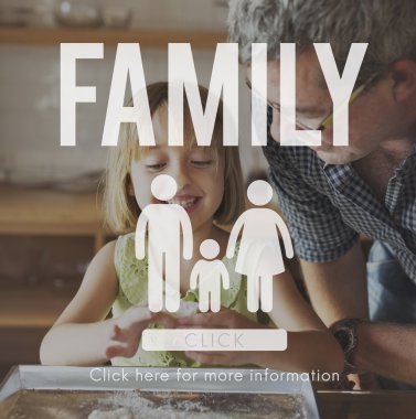 Kız ve dedesi fırında kurabiye