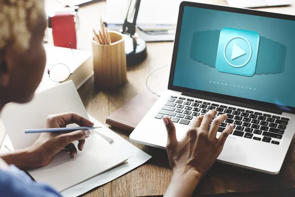 Woman working with laptop in office — Stock Photo, Image