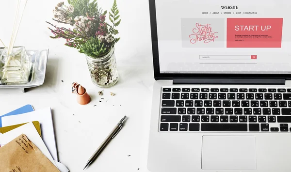 Laptop on beautiful table — Stock Photo, Image