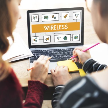 öğrencilerin not yazma 