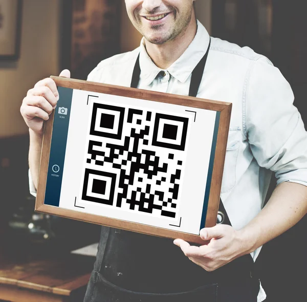 Barista man bedrijf blackboard — Stockfoto