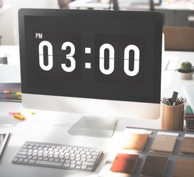 bilgisayar monitöründe tablo 