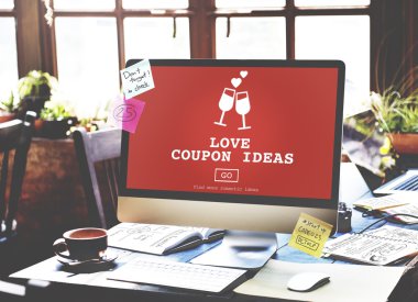 bilgisayar monitöründe açık