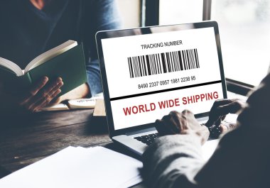 Bilgisayarla çalışma ofice erkekte