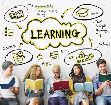 İnsanlar holding kitaplar 