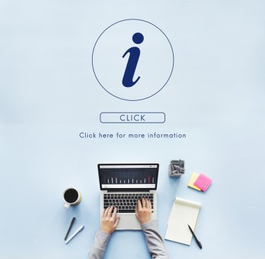 laptop ile çalışan kişi 