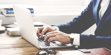 klavyede yazarak işadamı