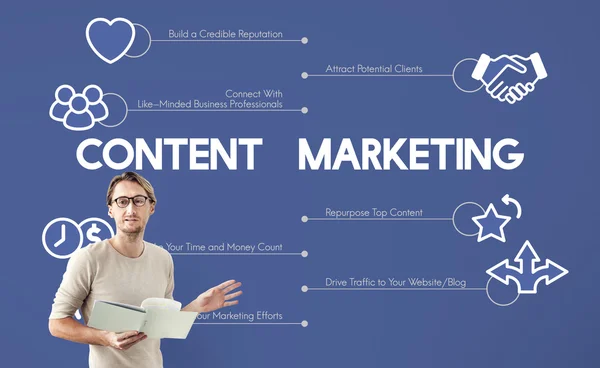Biznesmen pracę z content marketingu — Zdjęcie stockowe