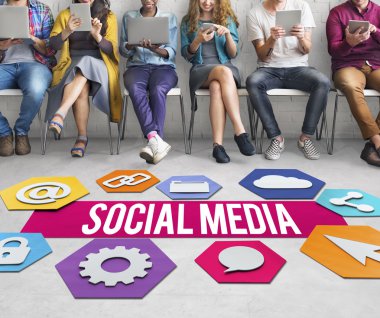 İnsanlar dijital araçları tarama