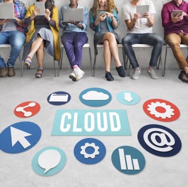 İnsanlar dijital araçları tarama