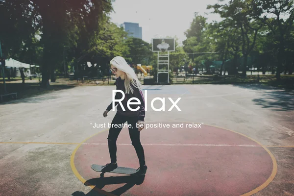 Tekst na zdjęciu: Relax — Zdjęcie stockowe