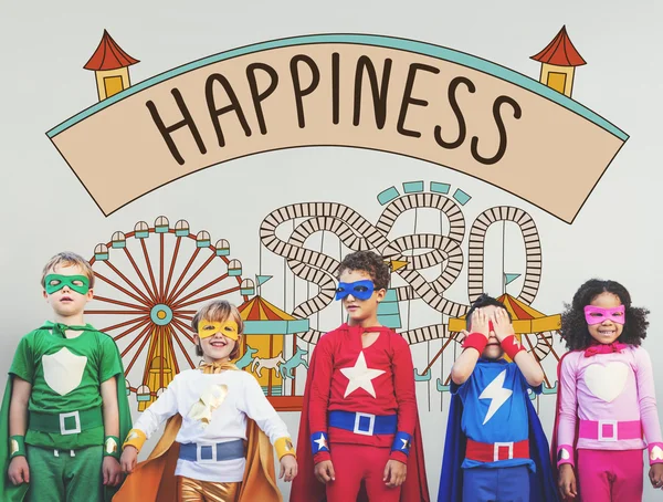 Super-heróis Crianças se sentindo felizes — Fotografia de Stock