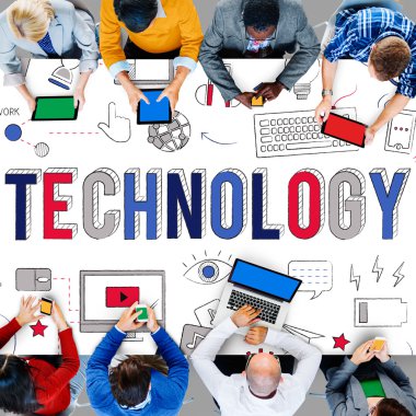 İş adamları birlikte çalışıyor.