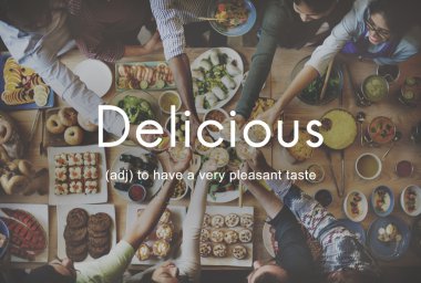 insanlar içecekler içme