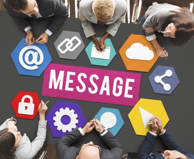 Toplantı tartışırken, iş adamları