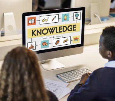 sınıf öğrencilerin bilgisayar kullanarak