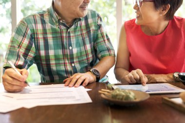 Kıdemli çift birlikte eğlenin