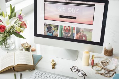 Online kavramı alışveriş kadın