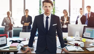 Ekip çalışması beyaz yakalı işçiler