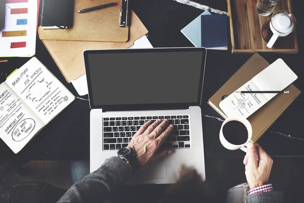 Laptop e Mockup Copiar conceito de espaço — Fotografia de Stock