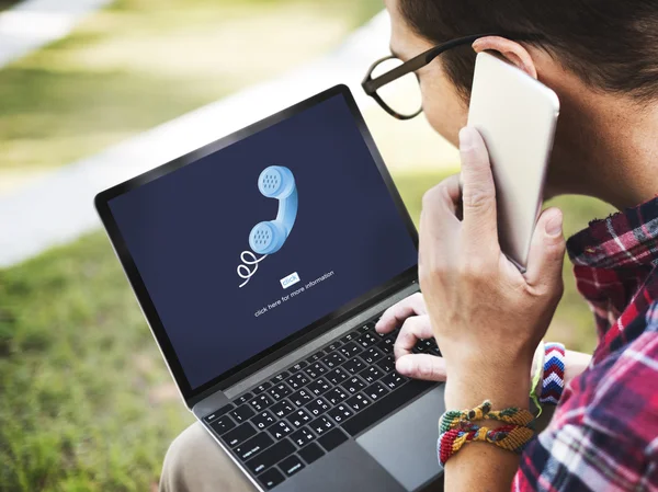 Businessman Using Laptop — Stock Photo, Image