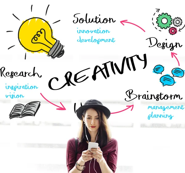 Nő és a kreativitás koncepció — Stock Fotó