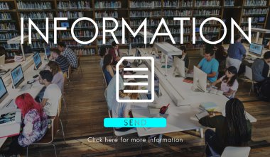 Üniversite kitaplığında bilgisayarlar kullanan öğrenciler