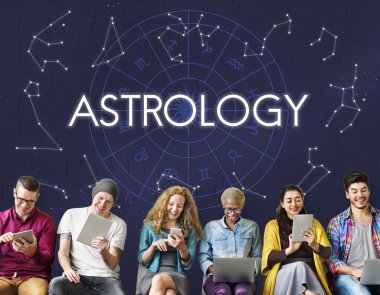 İnsanlar dijital araçları tarama