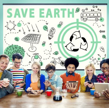 Dijital aygıtlar kullanan insanlar