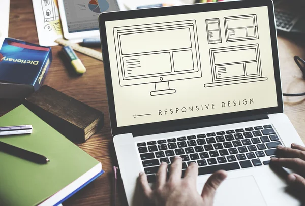 Konsep Tata Letak Desain Responsif dan laptop — Stok Foto