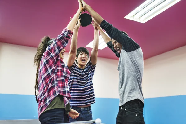 Gara vincente della squadra di ping-pong — Foto Stock