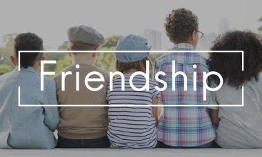 Birlikte oynayan çocuk arkadaş