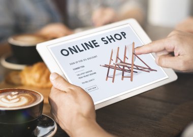 kafede dijital tablet ile kişi