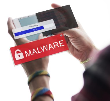 akıllı telefon elinde tutan adam