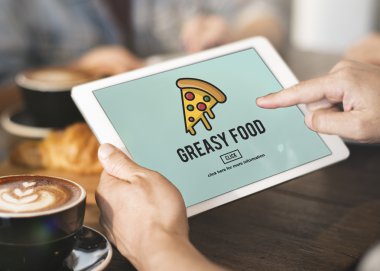 kafede dijital tablet ile kişi