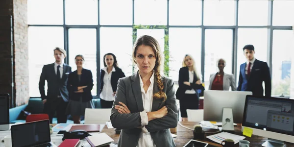 Trabajo en equipo Trabajadores de cuello blanco — Foto de Stock