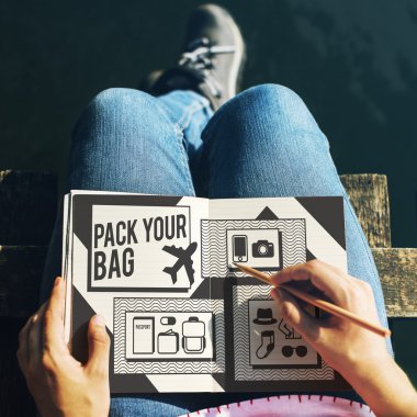 kadın günlüğü ve kalem ile