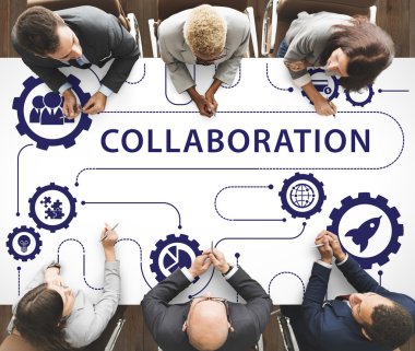 Ofiste çalışan iş adamları