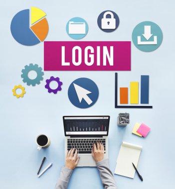laptop ile çalışan kişi 