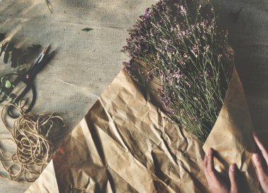 eller kaydırma çiçek buketi 