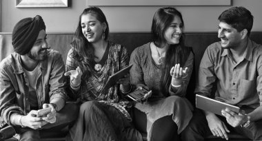 Dijital devises ile Hint öğrenciler