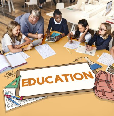 öğretmen çocukların grup ile