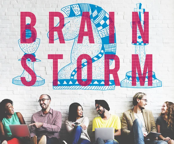 Diversity friends near wall with Brainstorm — Stock Photo, Image
