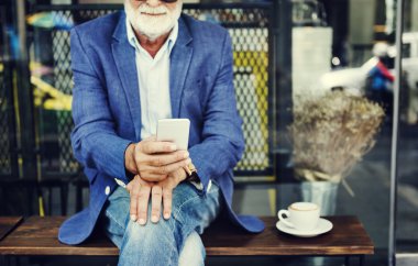 Komuta sizde cep telefonu iletişim bağlantısı ile