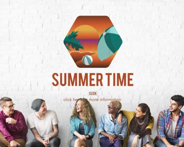 oturma ve konuşmak insanlar