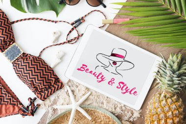 Dijital tablet ve bikini mayo 