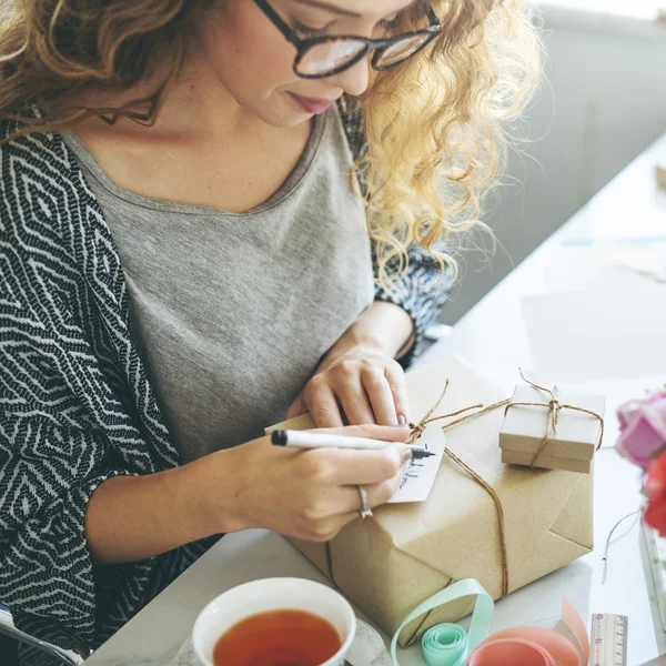 Vrouwelijke schrijven Thankyou Concept — Stockfoto