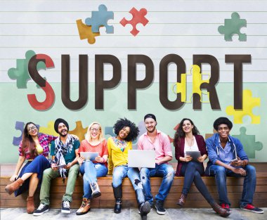 Farklı dijital cihazlar kullanan öğrenciler